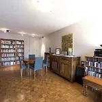 Veeve - Place De La Bastille Flat